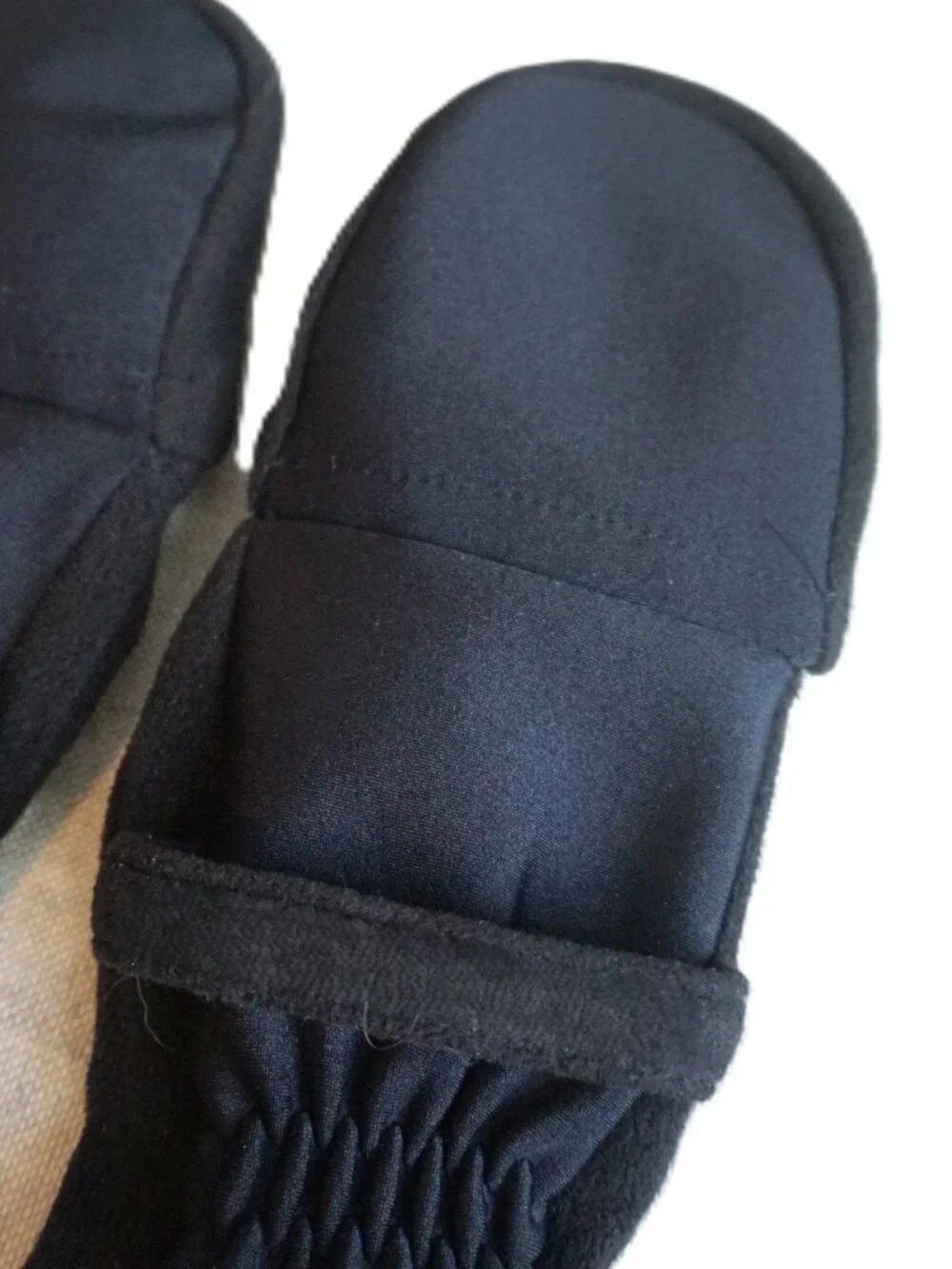Isotoner Black Fingerless Convertible Mittens Thermal Fleece Gloves Women’s OSFM - Picture 6 of 10